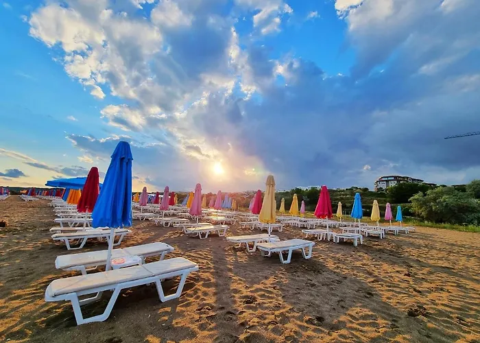 Апартамент Santa Cruz Бургас